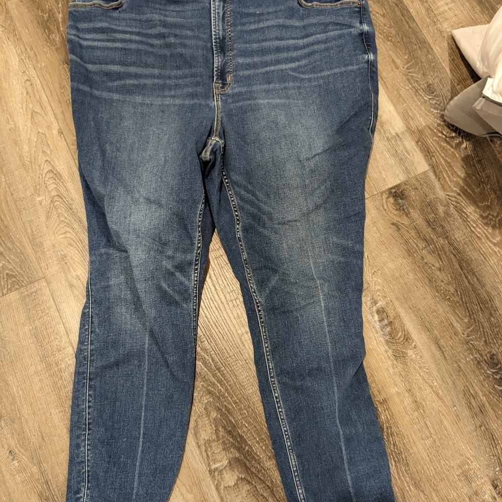 Old nave stretch jeans size 28